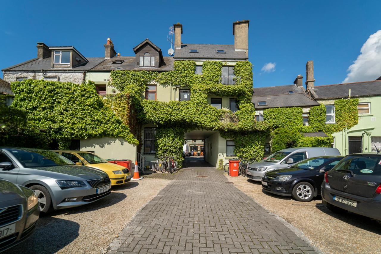 Charming City Centre Guest House 戈尔韦 外观 照片