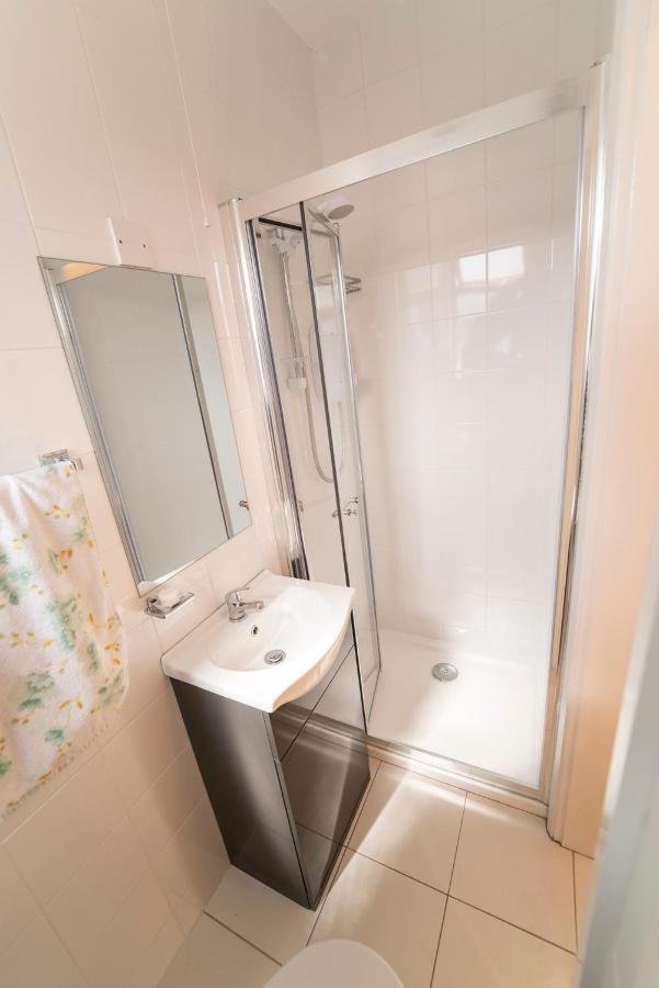 Charming City Centre Guest House 戈尔韦 外观 照片